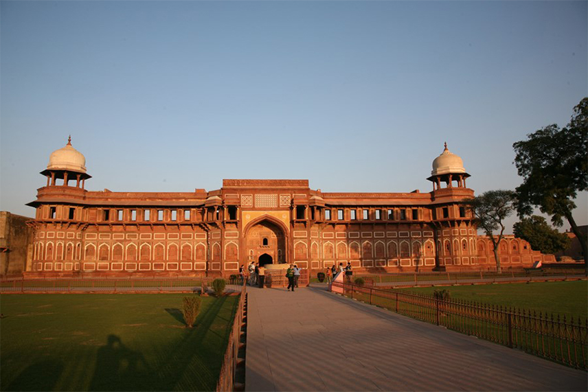 Agra Tour and Travel Guide